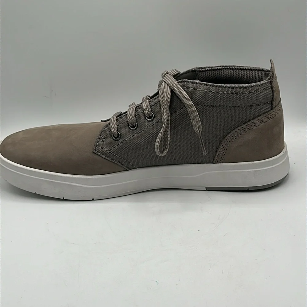 Timberland men's Davis Square chukka boots, size 8.5